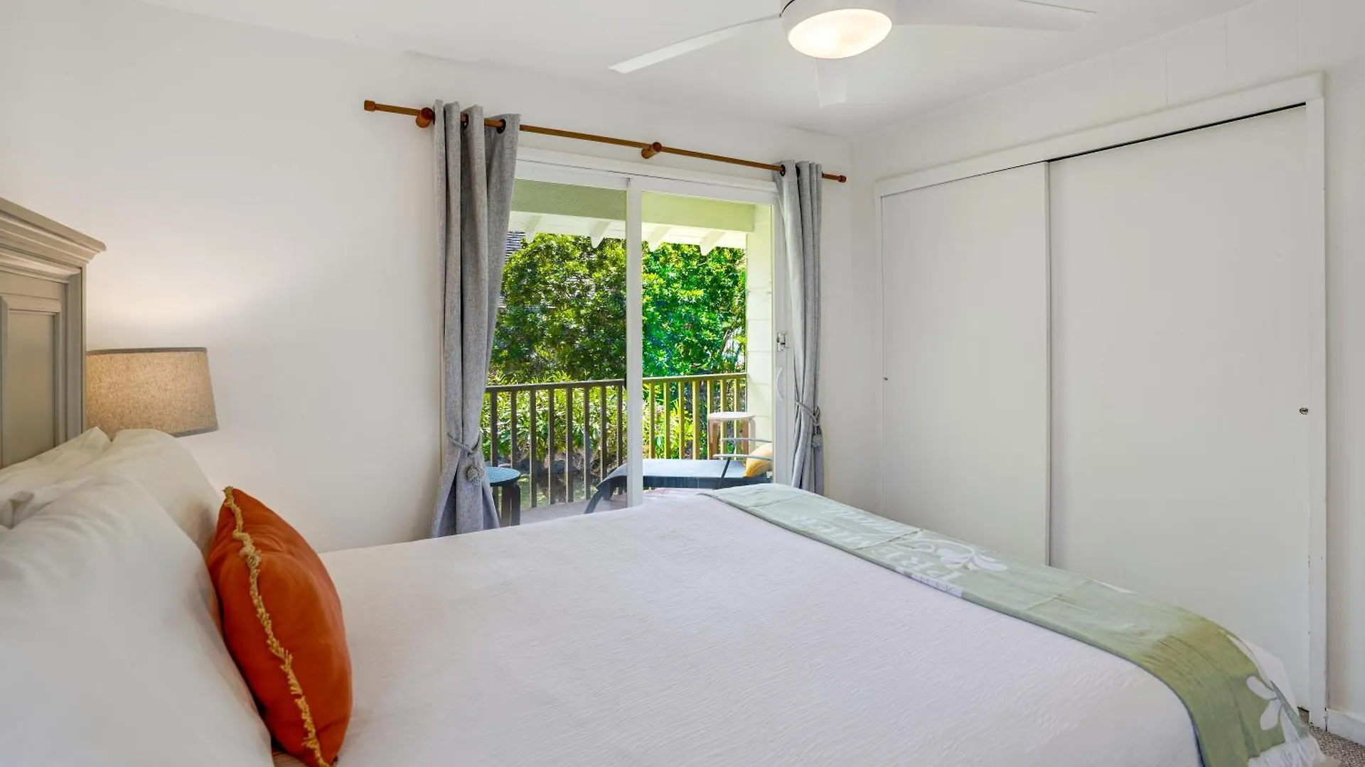 Gardenfront Escape With Ocean Views At Kapa'A Sands 24 度假居